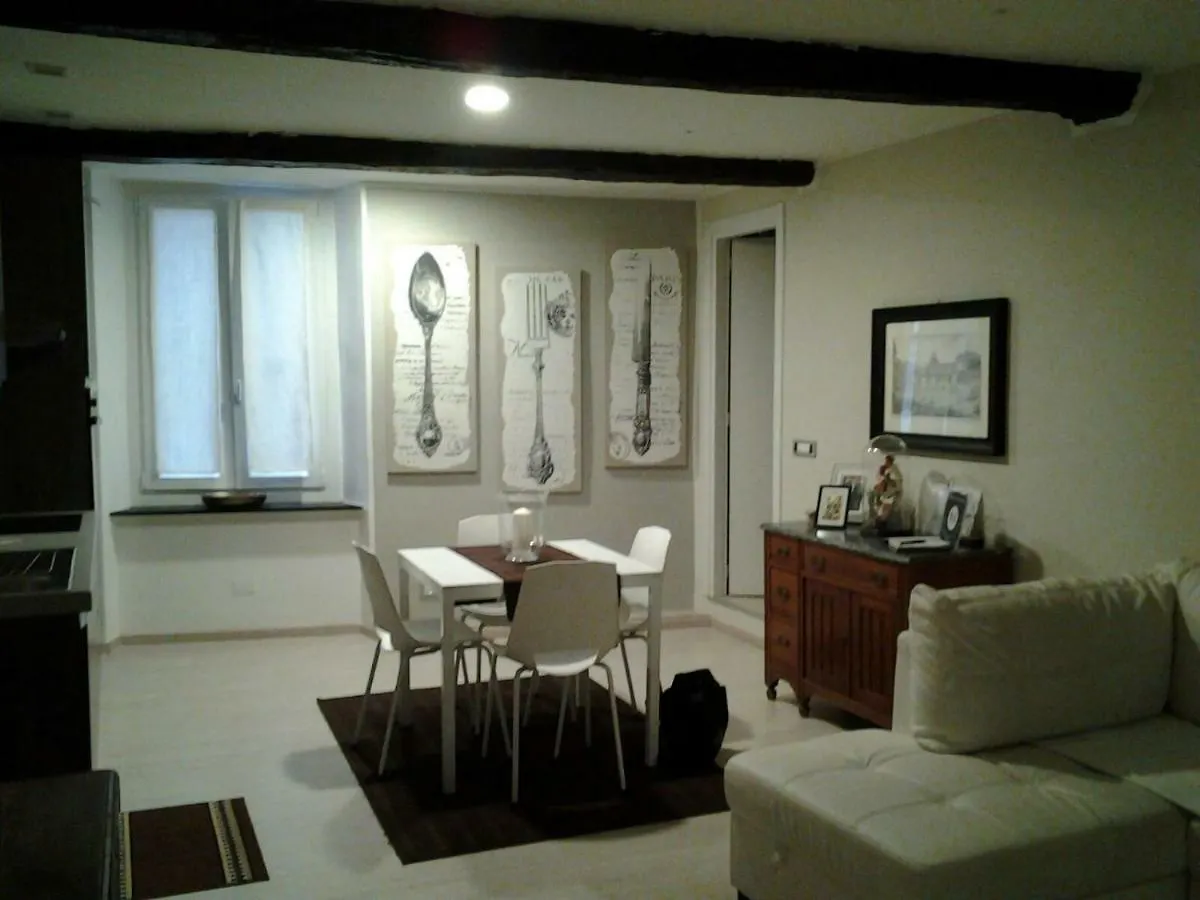Apartment Appartamento Piazzetta La Maddalena Savona